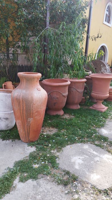 Vase ceramica  ghivece, amfore  .. citiți anuntul