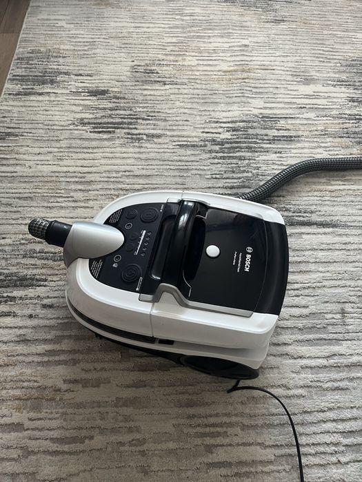 Немецкий моющий пылесос Bosch