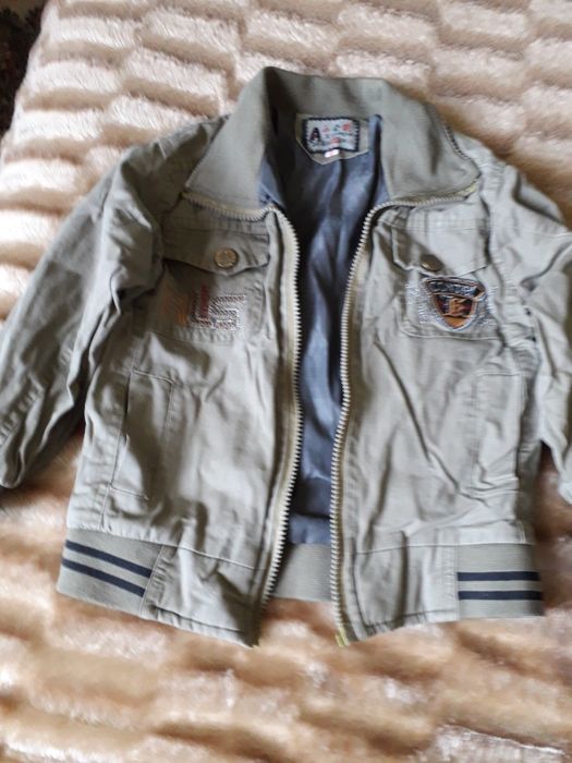 Продам детскии вещи