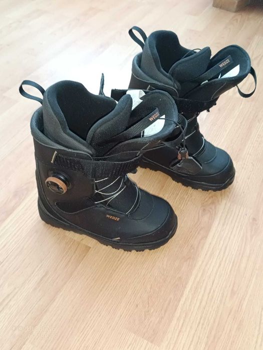 Placă snowboard + Boots + Legături snowboard + Cască snowboard -NOI