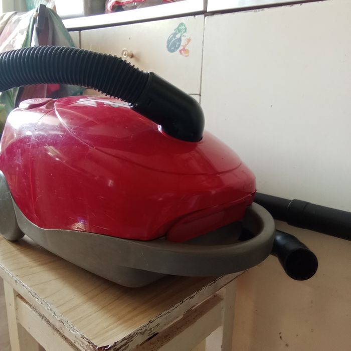Продам пылесос мешковой.