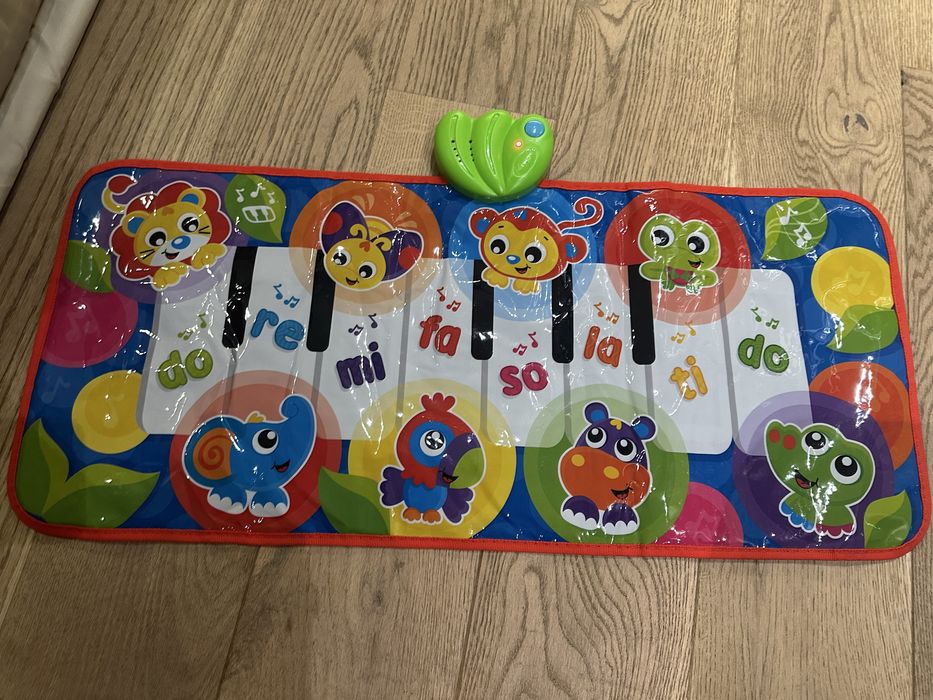Активен център за игра (проходилка) Tiny love +бонус музикално килимче