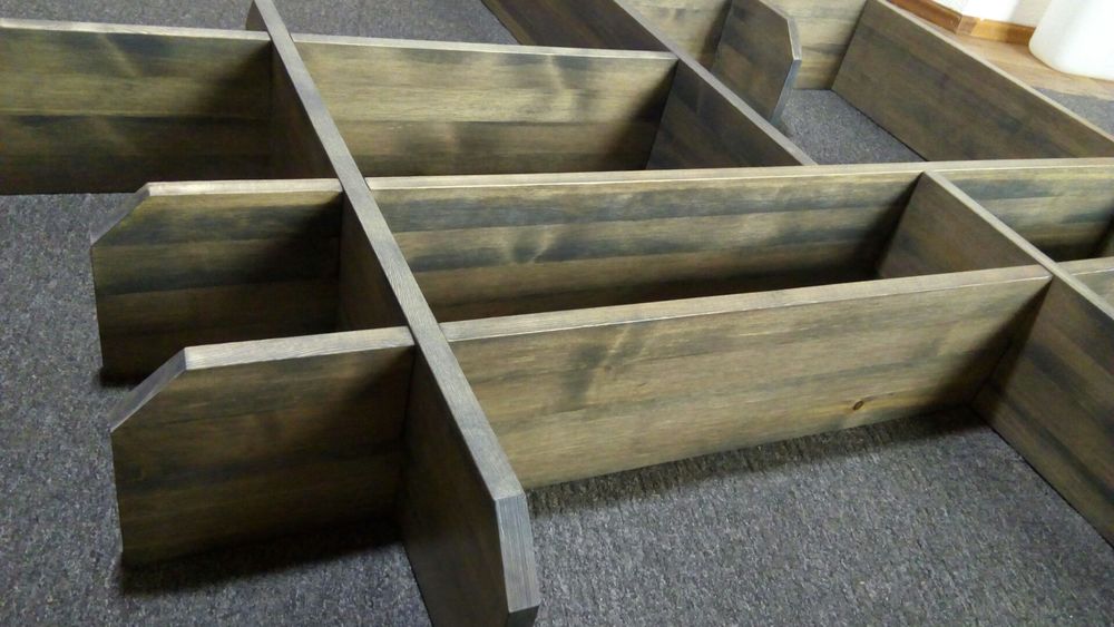 Полка из дерева.