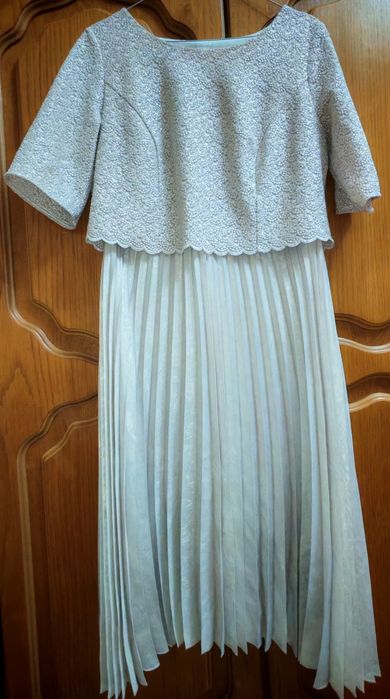 Rochie marimea 44,purtata o data impecabila.