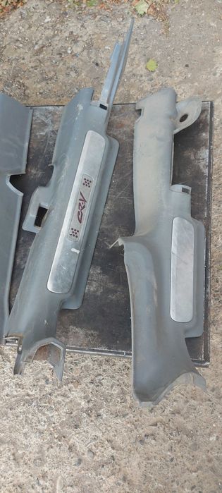 Вътрешни пласмасови прагове за Хонда ЦРВ 1  Honda CRV 1