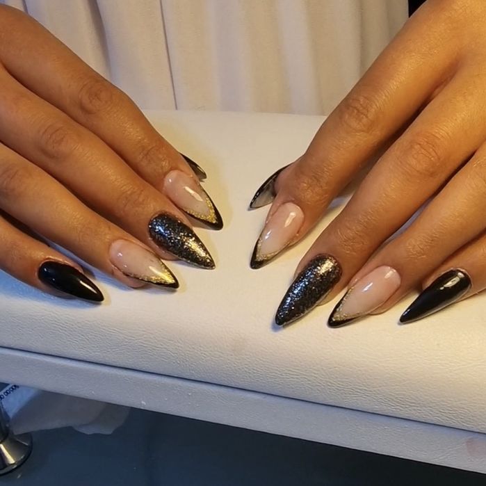 Manichiura _ pedichiura si make up