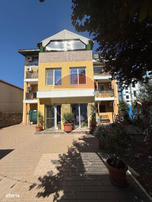 Pensiune cu 15 camere de vânzare în zona Nord