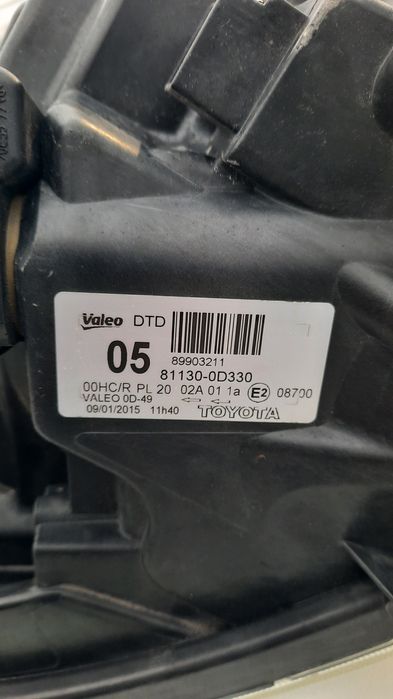 Оригинален десен фар Тойота Ярис фейс  2008-2011г.