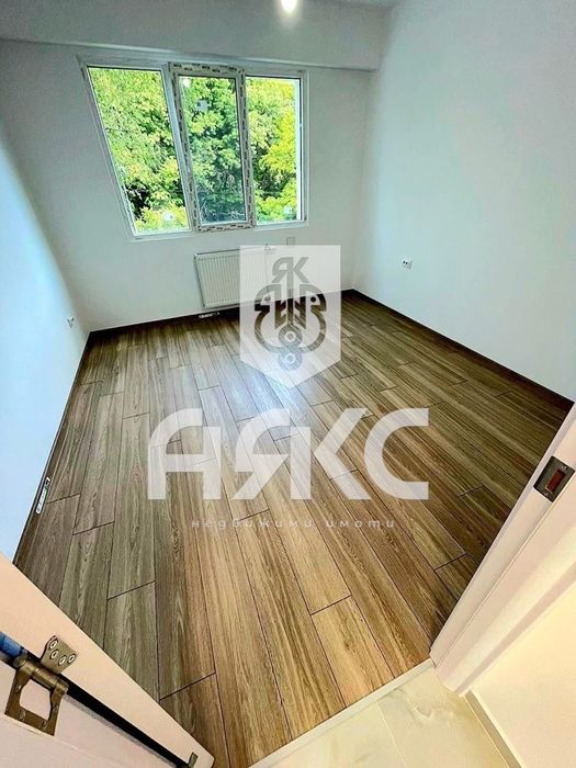 Продава се Тристаен апартамент в София, Свобода - 60 кв.м за 2667 €/кв.м - Снимка #2