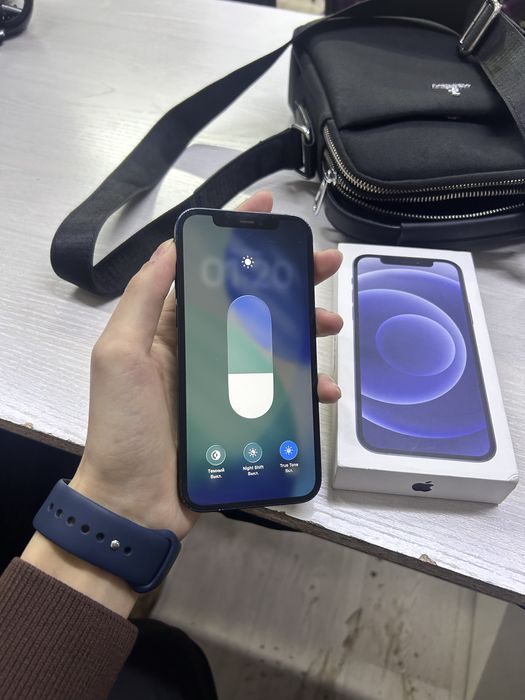 Продам Айфон 12 128gb
