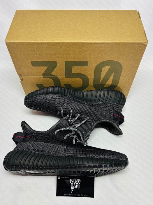 Yeezy 350 Black Static