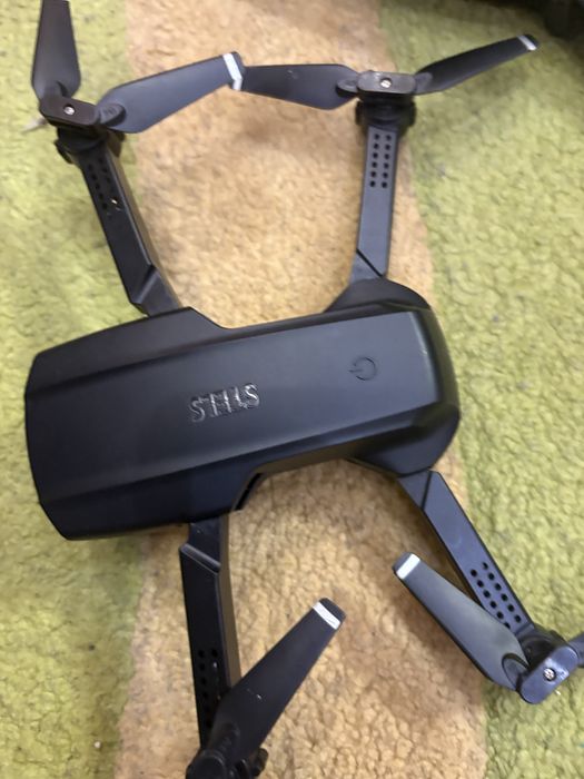 Дрон за снимаме  върви със зарадяно