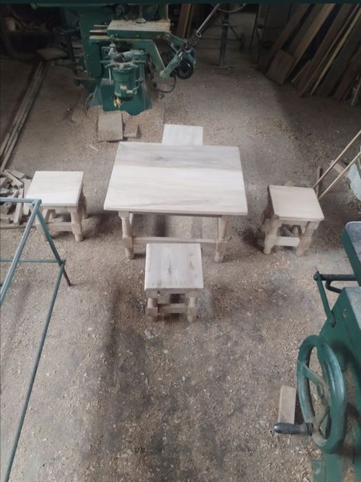 Vand măsuță copii