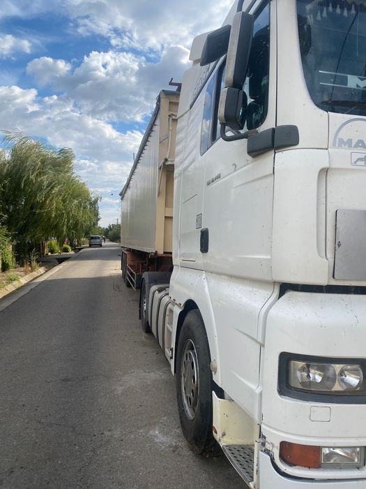 Ansamblul camion de cereale