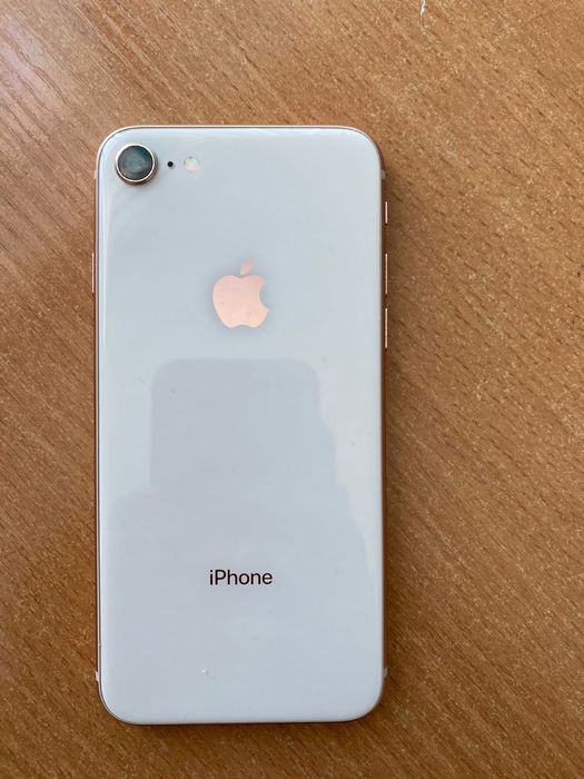 Продам айфон 8 64 гб