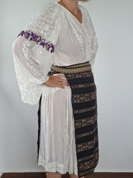 Vind costum popular autentic marchizet