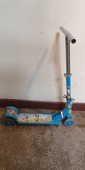 Trotineta pentru copii mici, incepatori