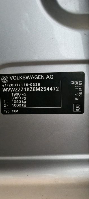 Vând Volkswagen Golf V