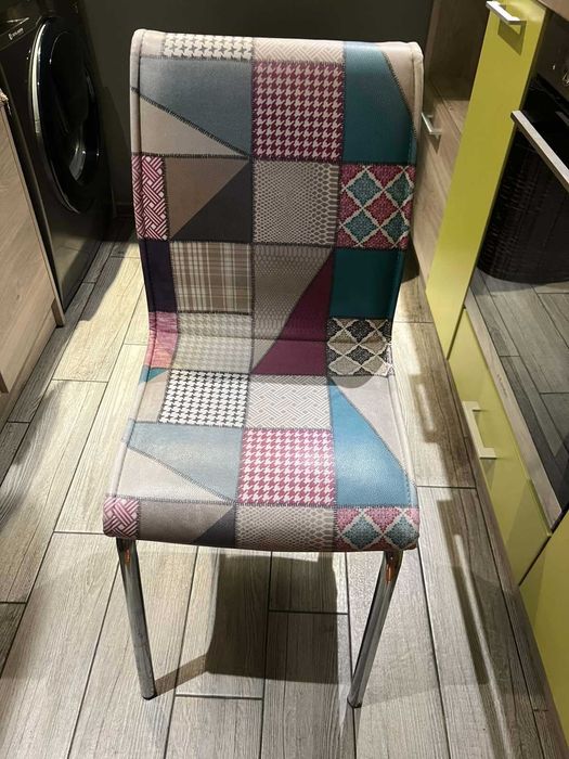 Маса със 4 стола