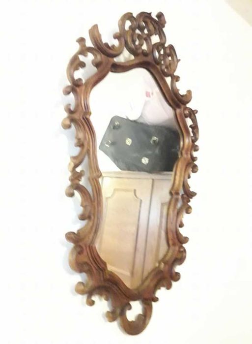 Oglinda vintage cu rama din lemn tei sculptata