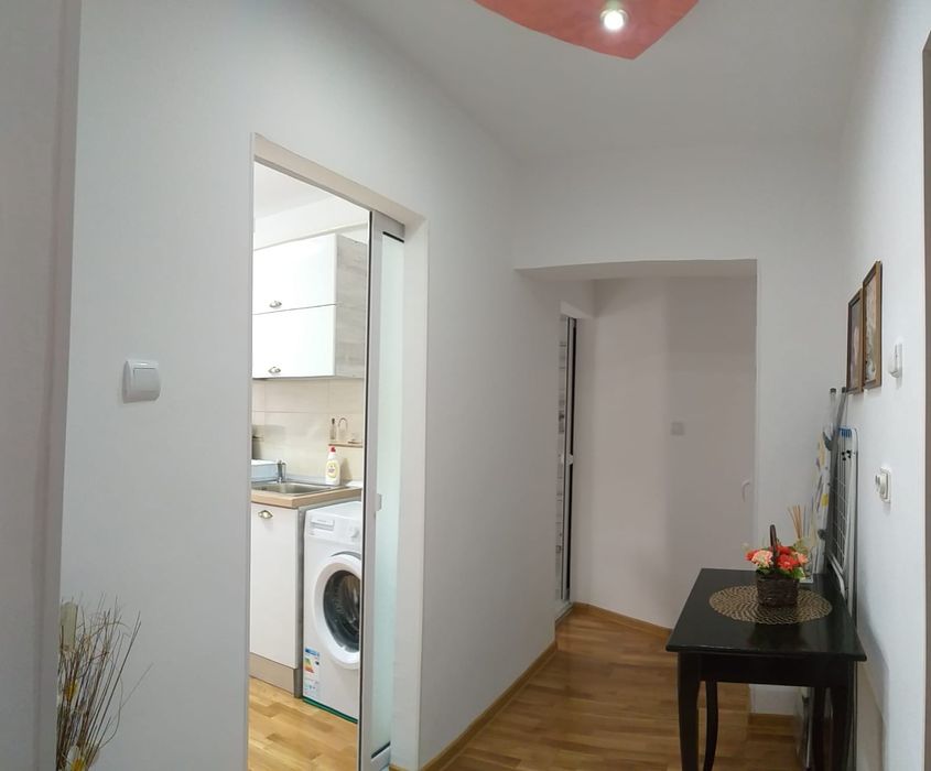 Inchiriez in regim hotelier 180 lei o noapte