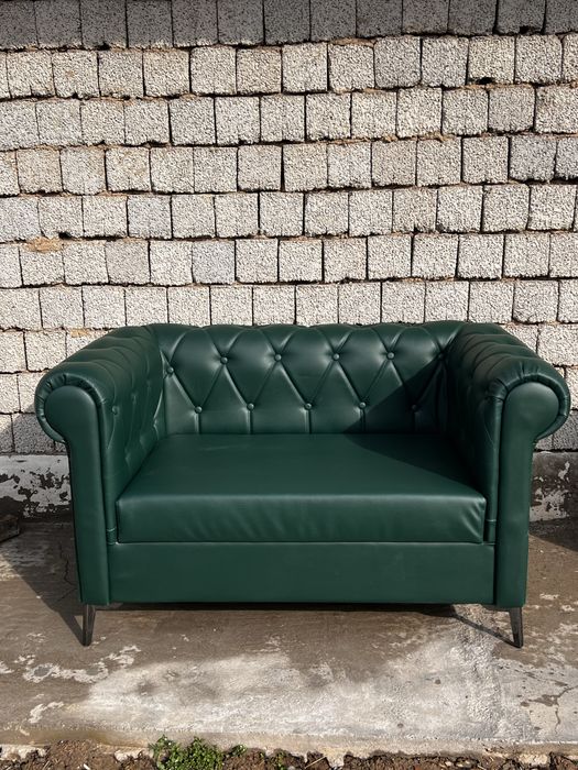 Mini divanlar sotiladi kafe va bar klub plastaysion