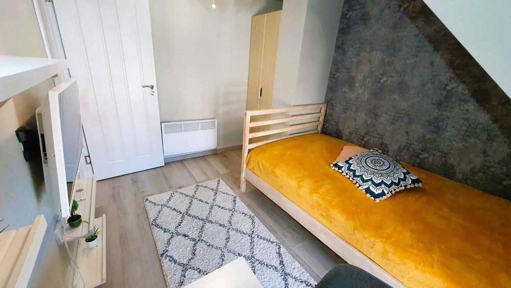 Дава се под наем Тристаен апартамент в Варна, Център - 90 кв.м за 716 € - Снимка #5