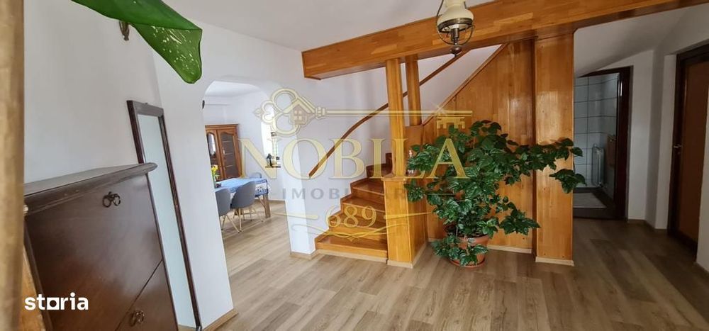 Vila de vanzare in Onesti