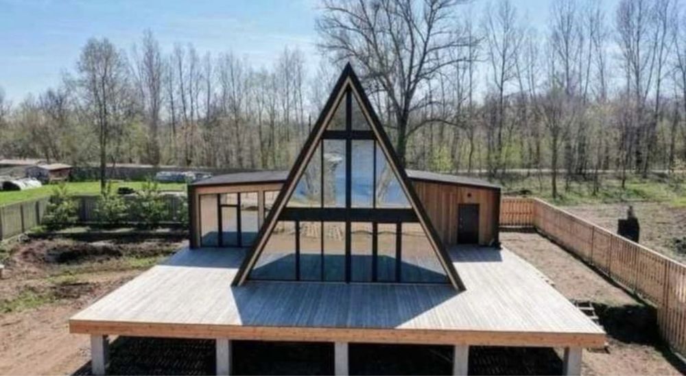 Vand cabane tip A frame la cheie