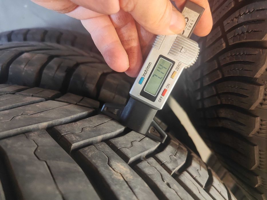 4бр.всесезонни  гума 215/70/15C Michelin