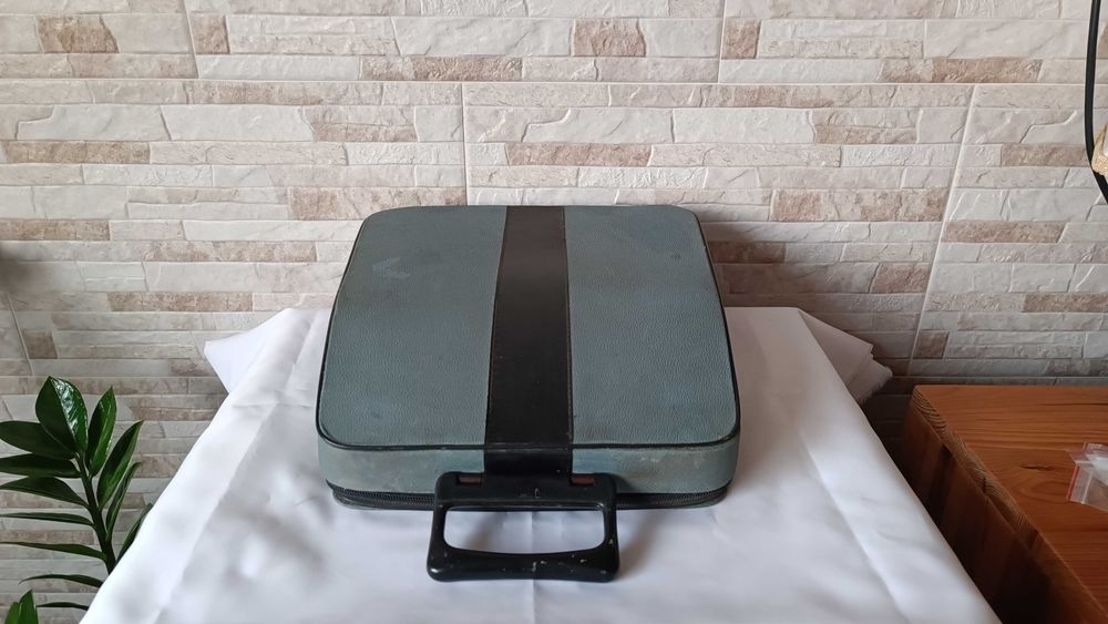Стара колекционерска пишеща машина Olivetti Lettera 32 - Italy- 1960" год.