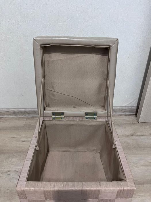 Пуфик, бежевый..