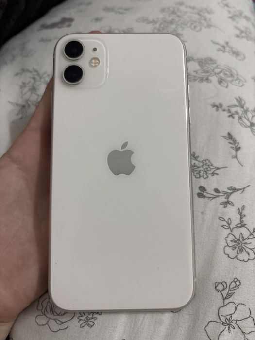 iphone 11, б/у с коробкой, 70% акб, 64гб