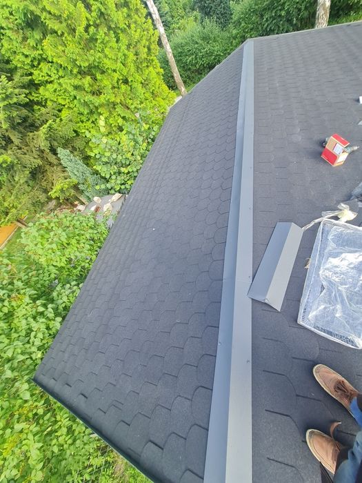 EXECUTAM ACOPERISURI

Reparatii Acoperis,
Montaj orice tip de invelito