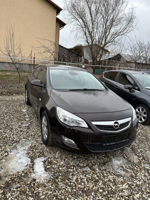 Opel astra j 2012 , 2.0 cdti 165 cp automata