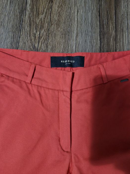 Pantaloni reserved