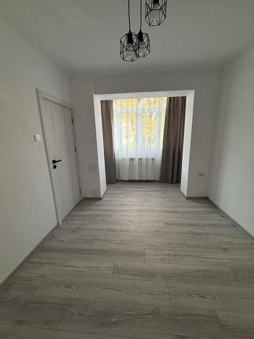 Продава се Тристаен апартамент в Шумен, 2-ри корпус - 72 кв.м за 2209 €/кв.м - Снимка #10