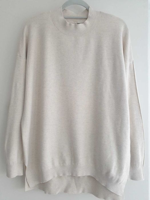 Елегантен светъл пуловер Massimo Dutti