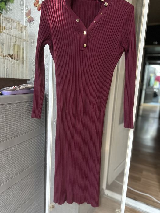 Платье лапша плотное качество ,спереди кнопки