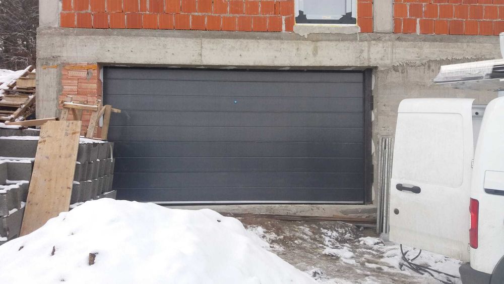 uși de garaj secționale
