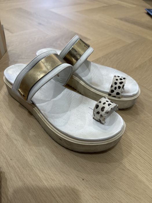 Обувь б/у, все по 3000 тенге