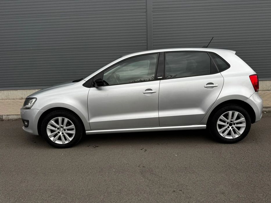 Volkswagen Polo Vând  Volkswagen Polo 2012