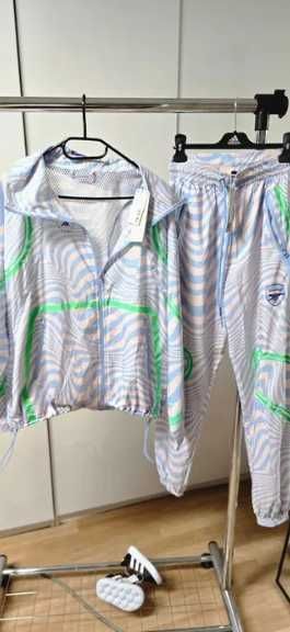 Vând trening adidas by Stella McCartney × Arsenal Marimea S oversize