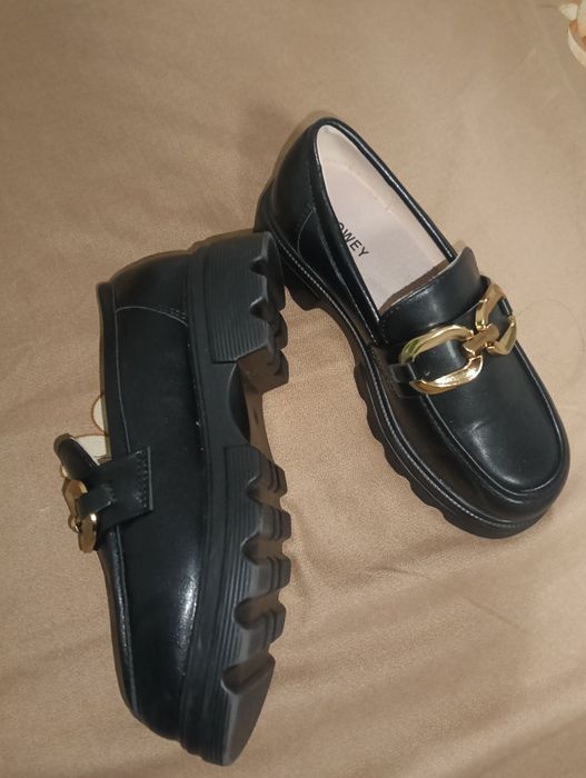 Pantofi mărimea 34