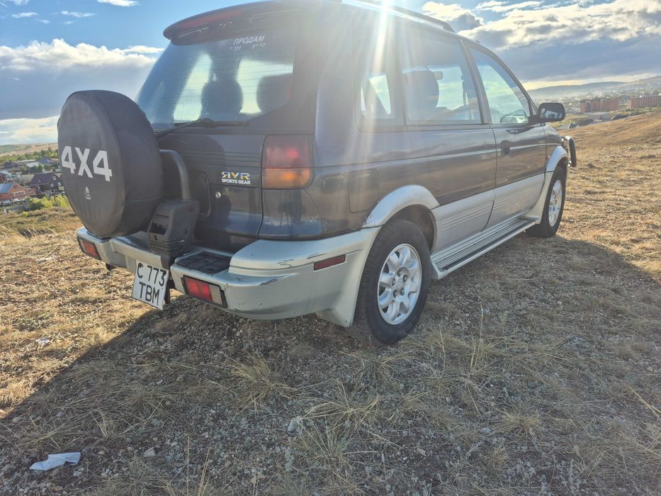 Mitsubishi RVR 1994 год