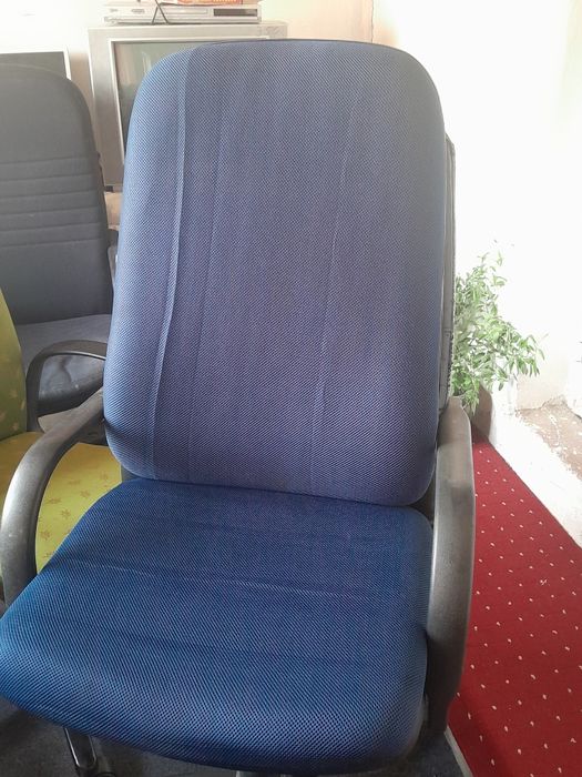Кресло сотилади офисний б/у