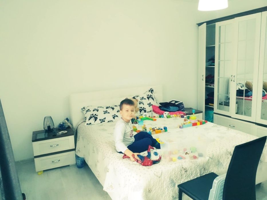 Inchiriez garsoniera isalnita