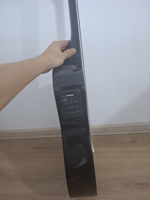 Ekvalayzerli gitara black ,,Kobat" brend