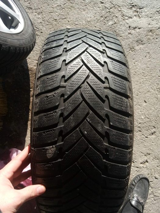 Гуми 235 60 17 и 205 55 16