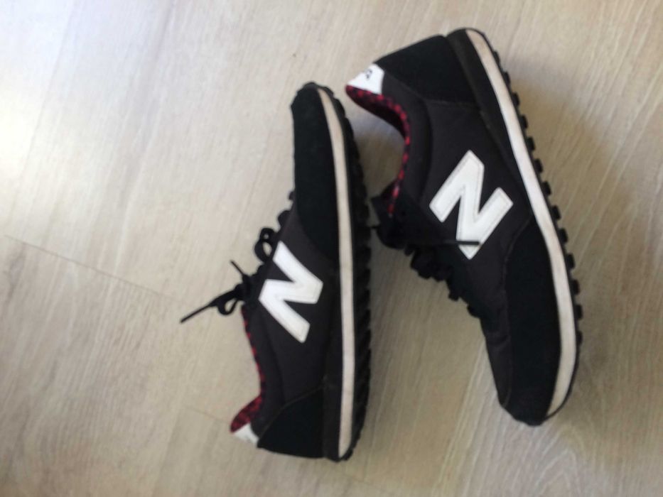 Удобни черни  маратонки new balance.